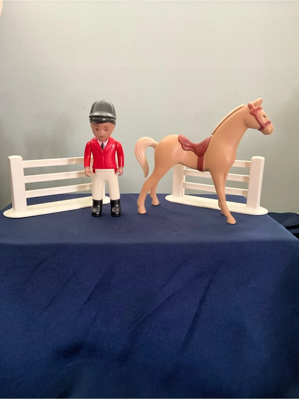 Little Tikes Miniature Dollhouse Barn 1990’3 Stable Jockey Horse, and fences